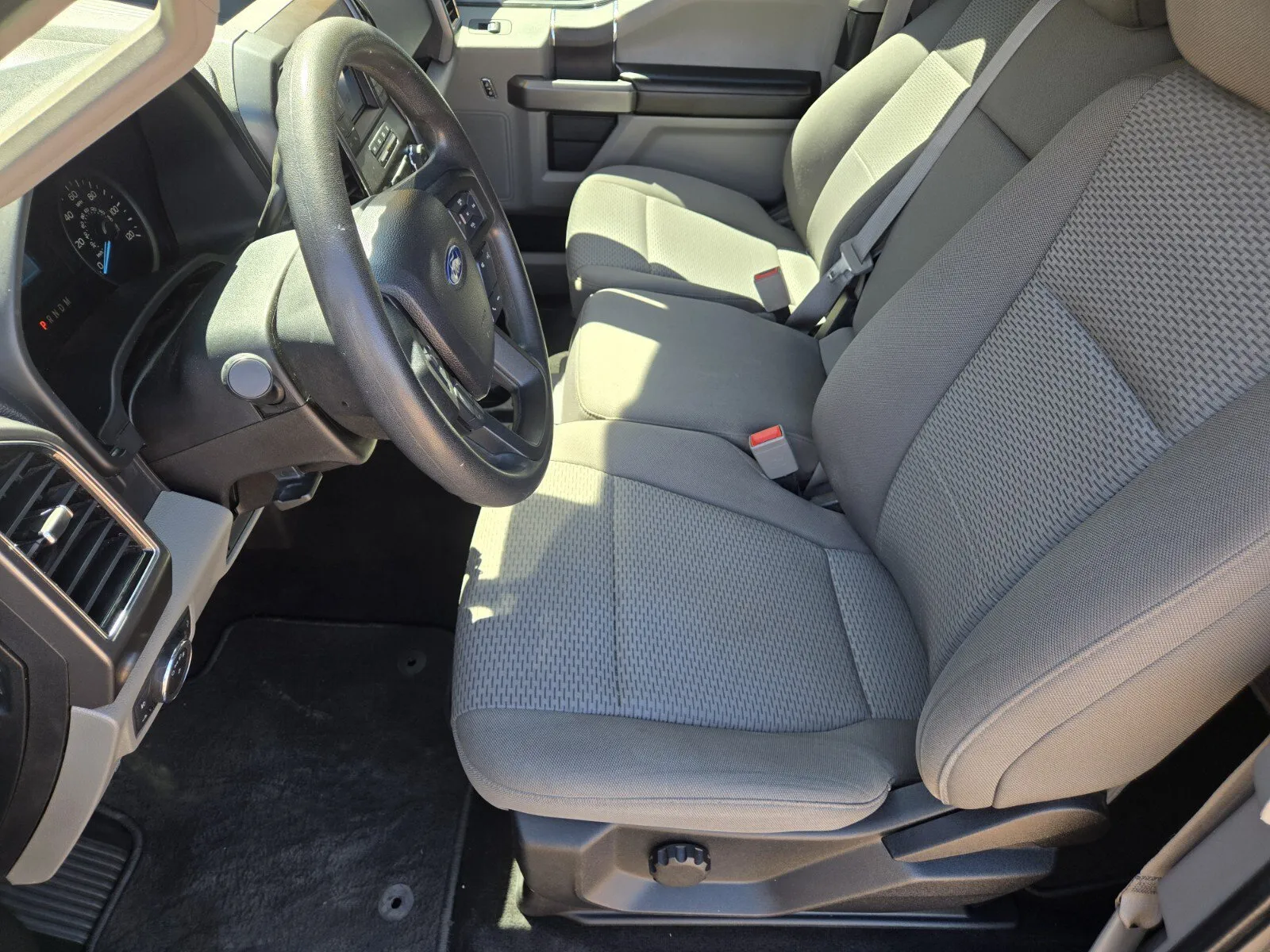 Ford F-150 photo 7