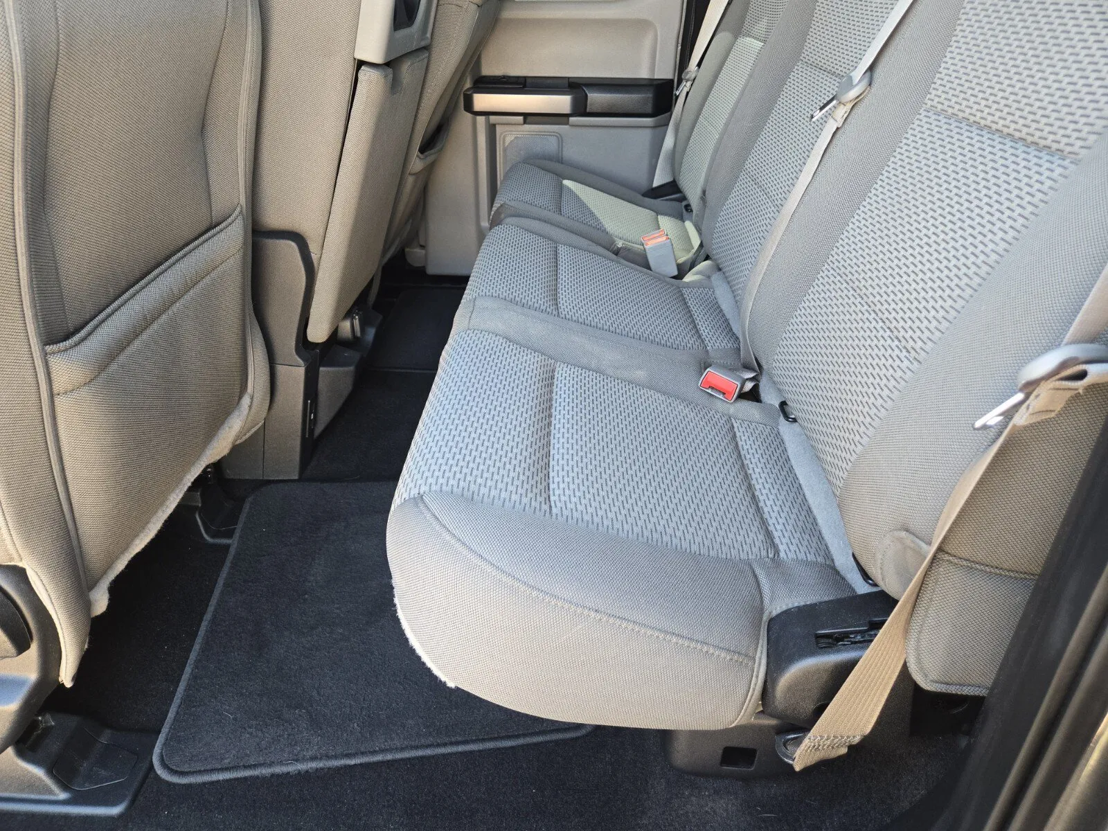 Ford F-150 photo 8