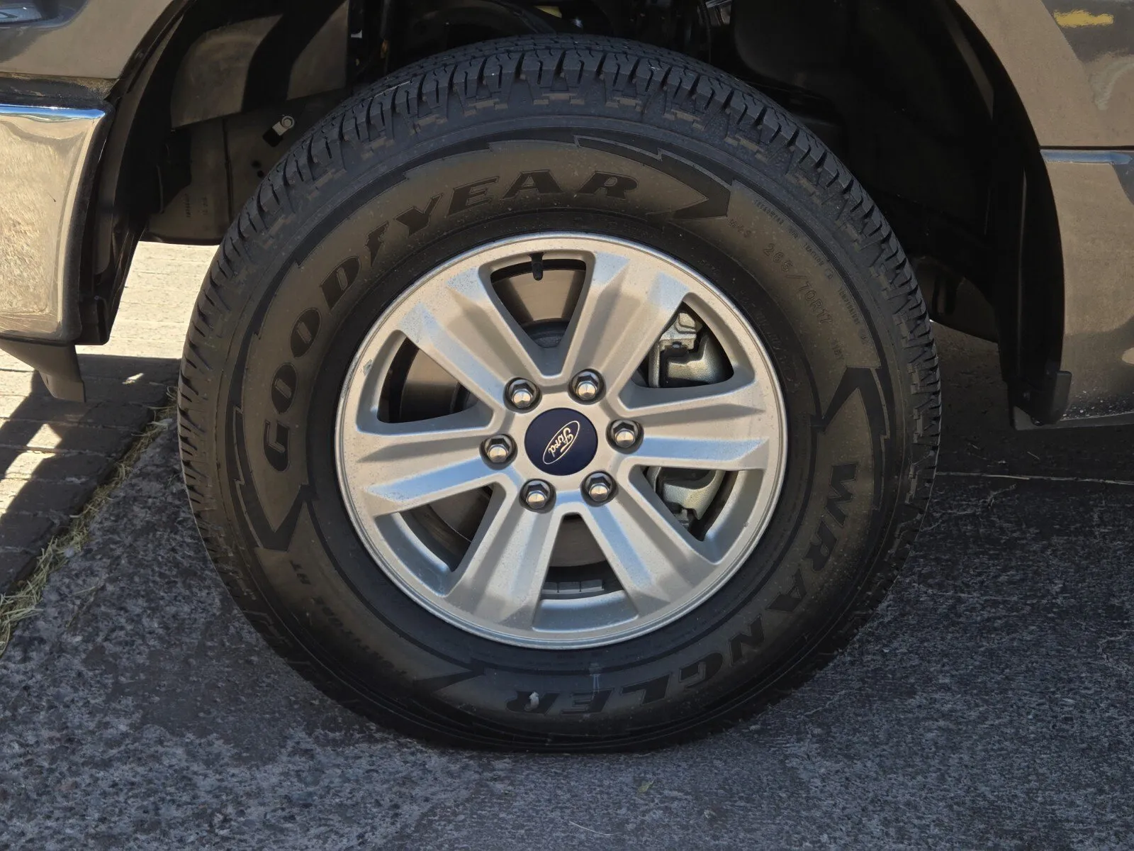 Ford F-150 photo 6