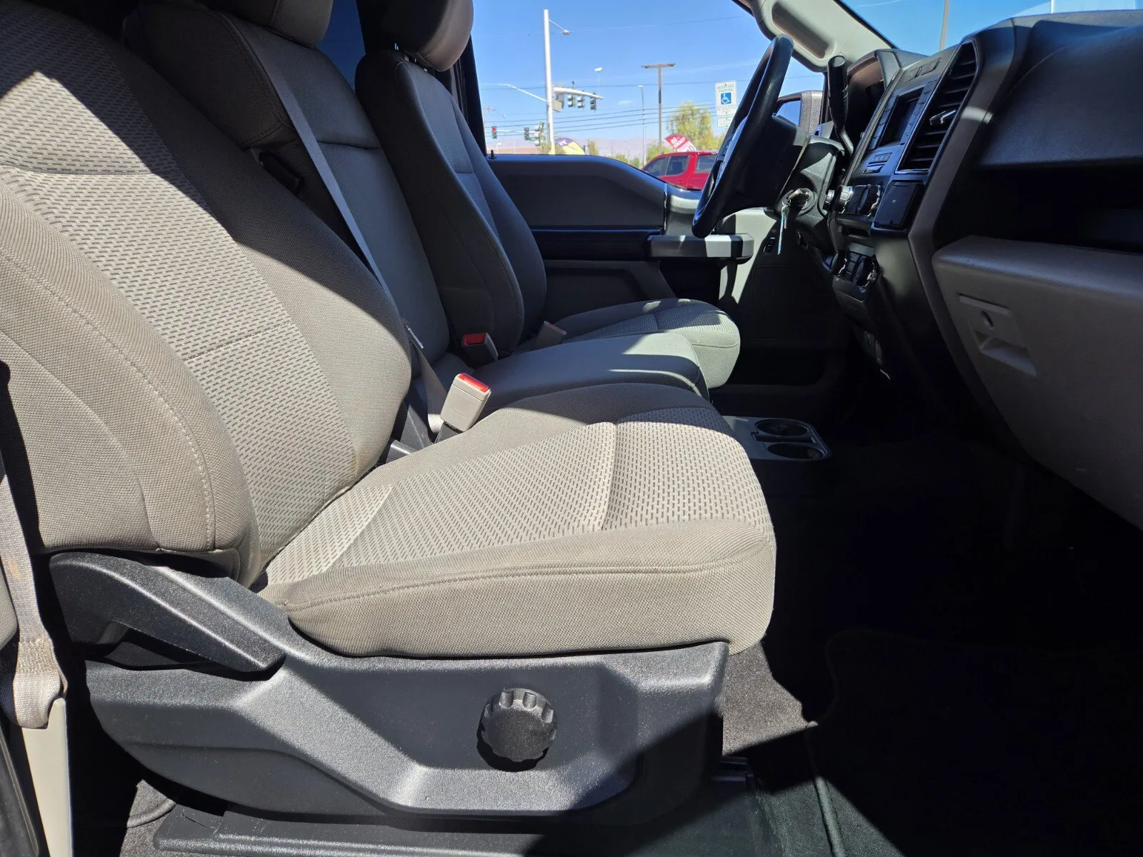 Ford F-150 photo 10