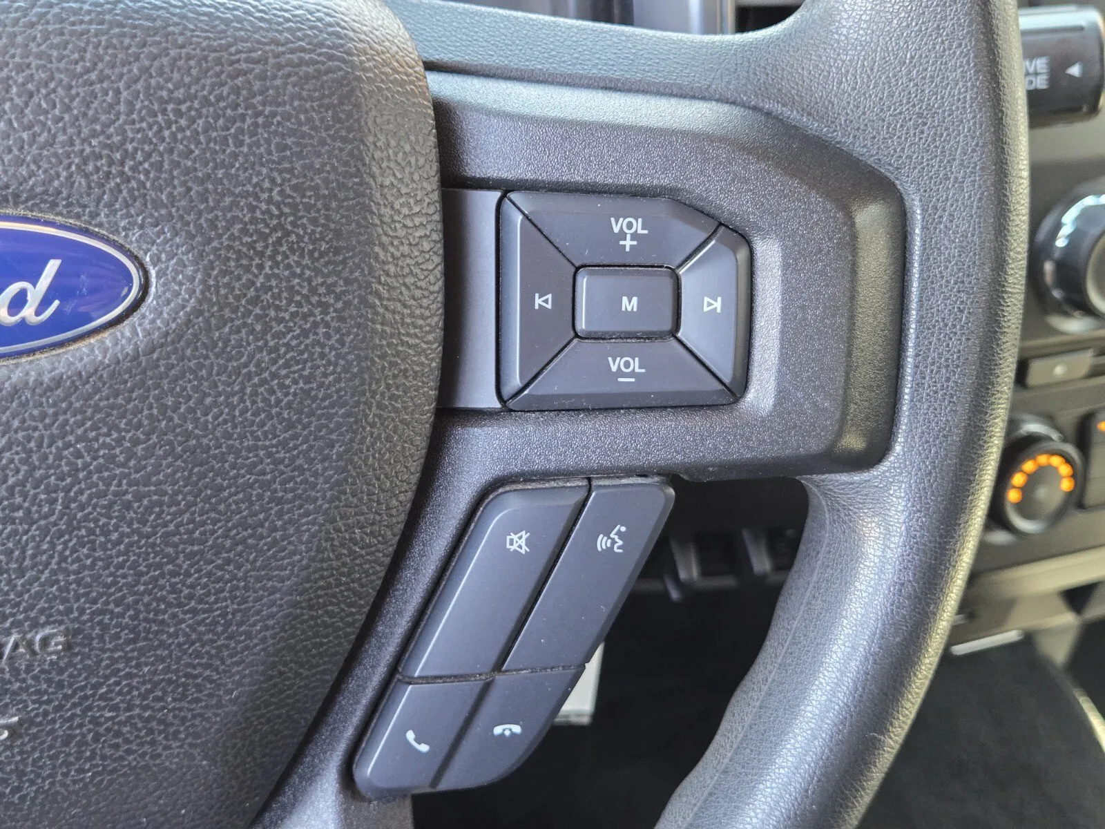 Ford F-150 photo 18