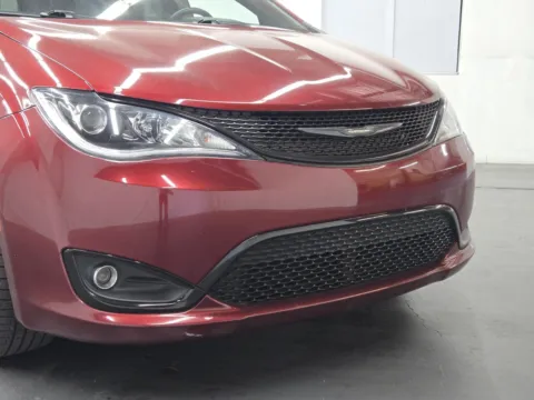 More photos of 2020 Chrysler Pacifica Touring L Plus at Baja Auto Sales East, NV