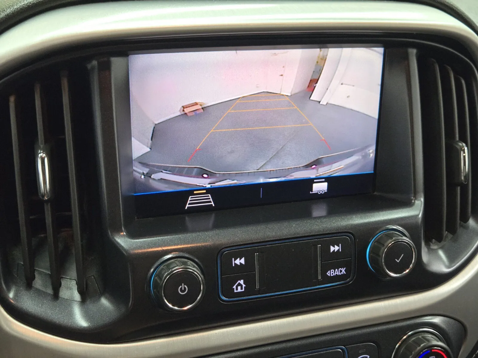 GMC Canyon photo 18