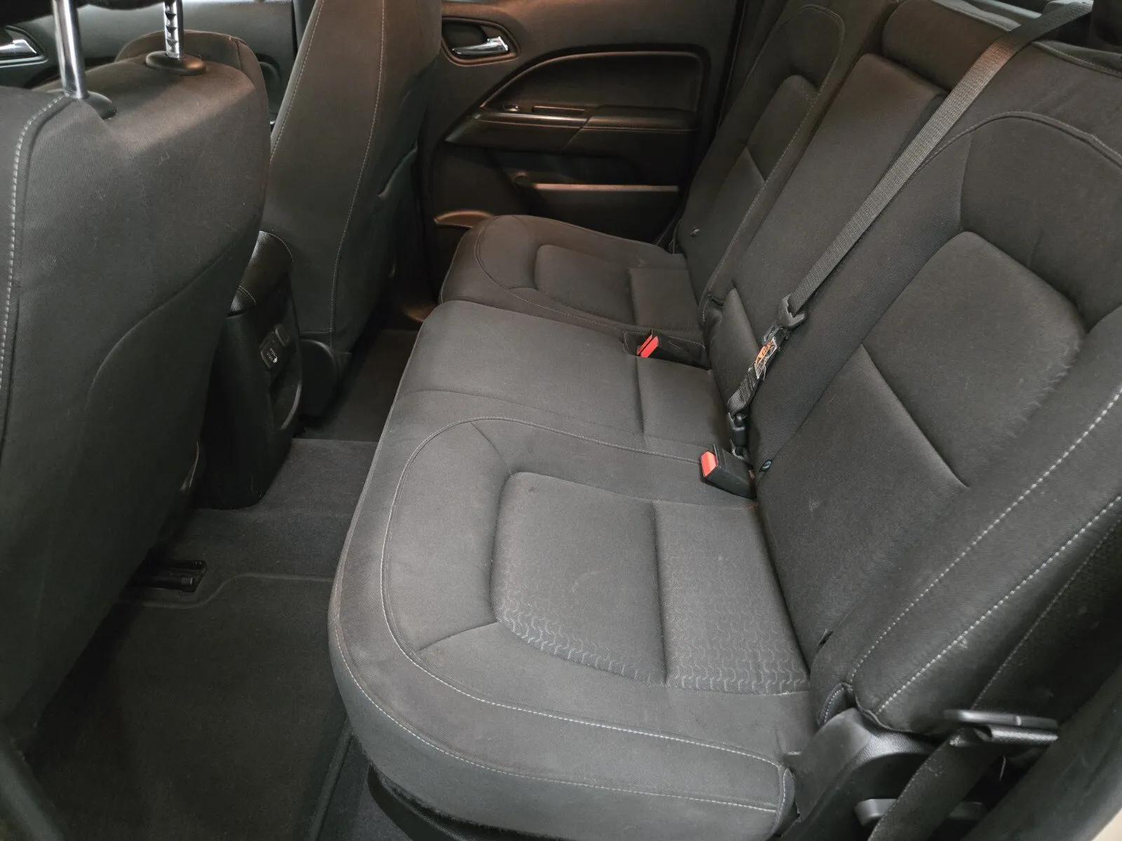 GMC Canyon photo 8