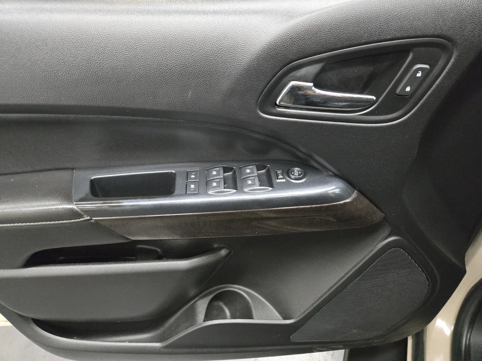 GMC Canyon photo 14