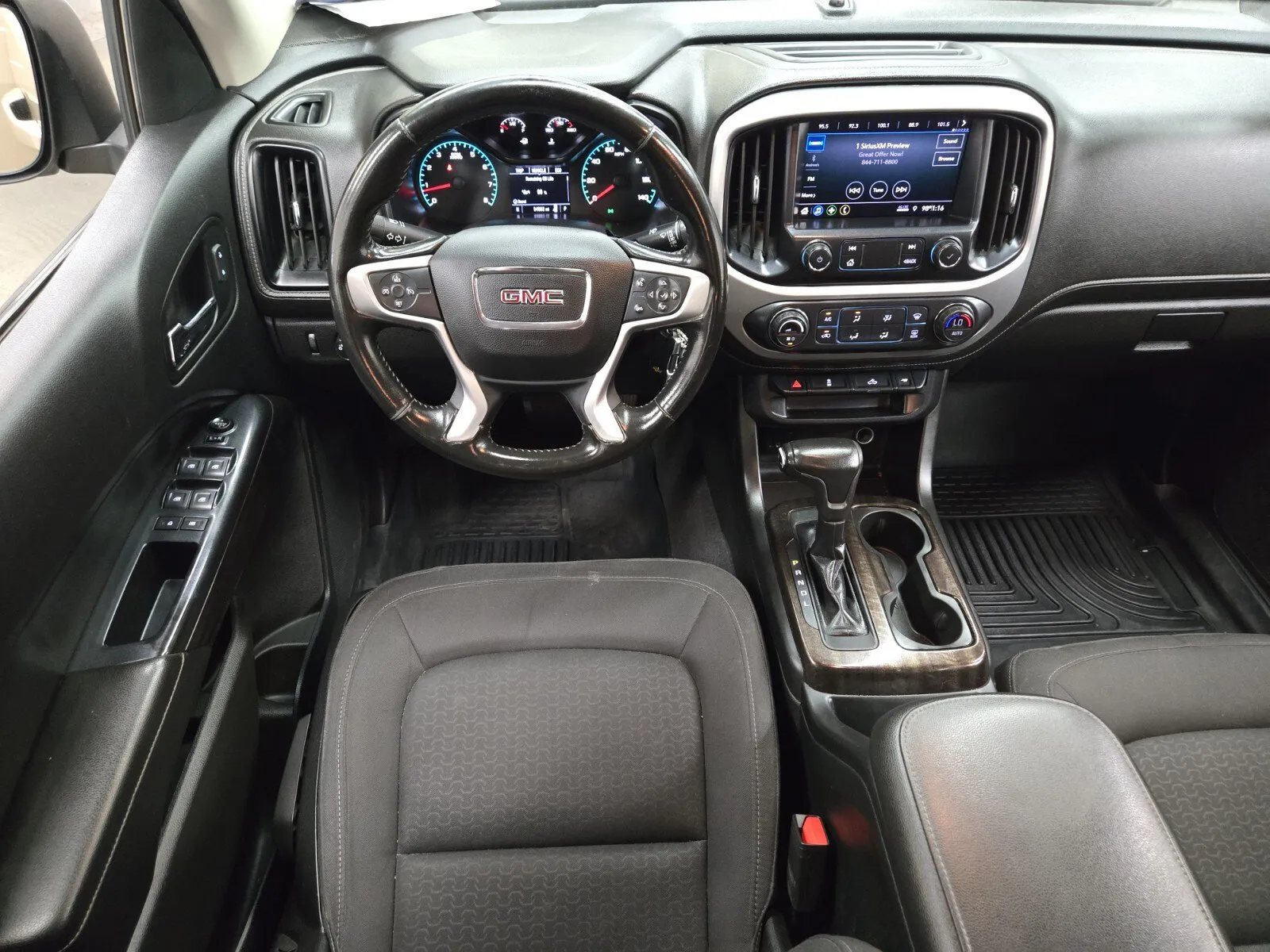 GMC Canyon photo 9