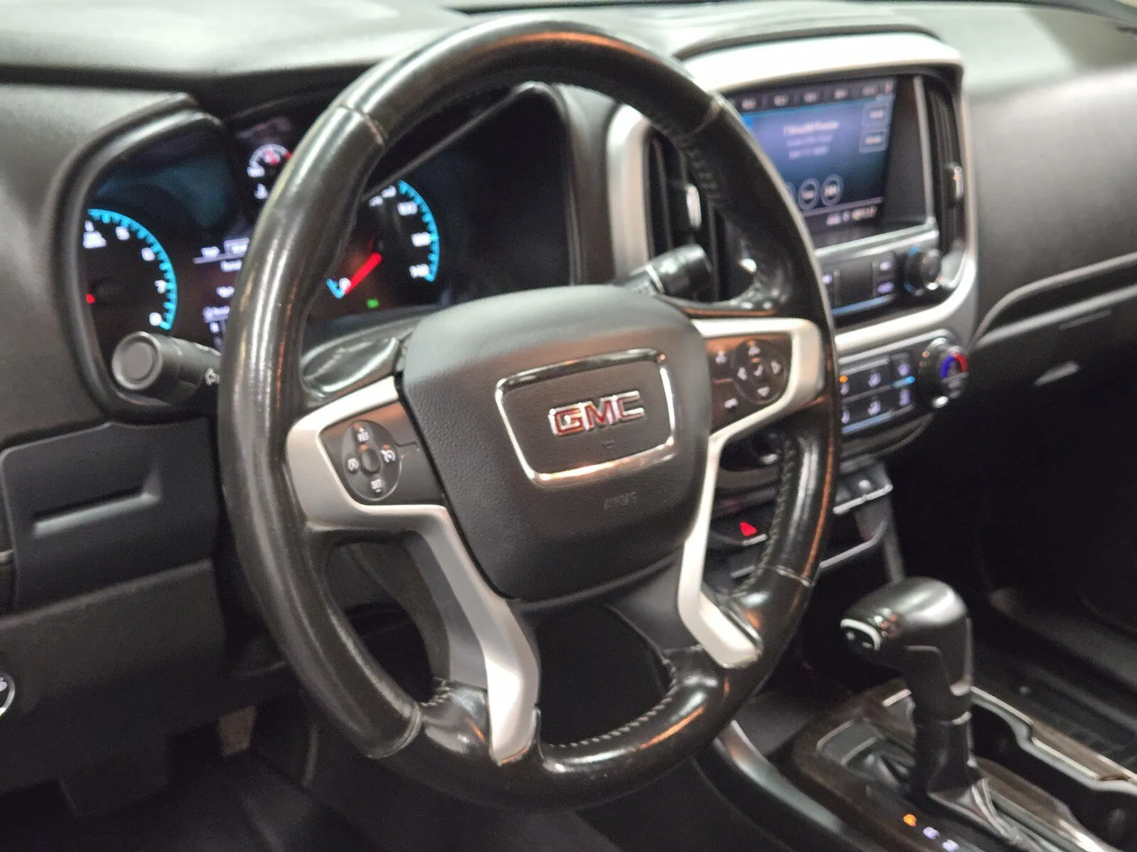 GMC Canyon photo 15