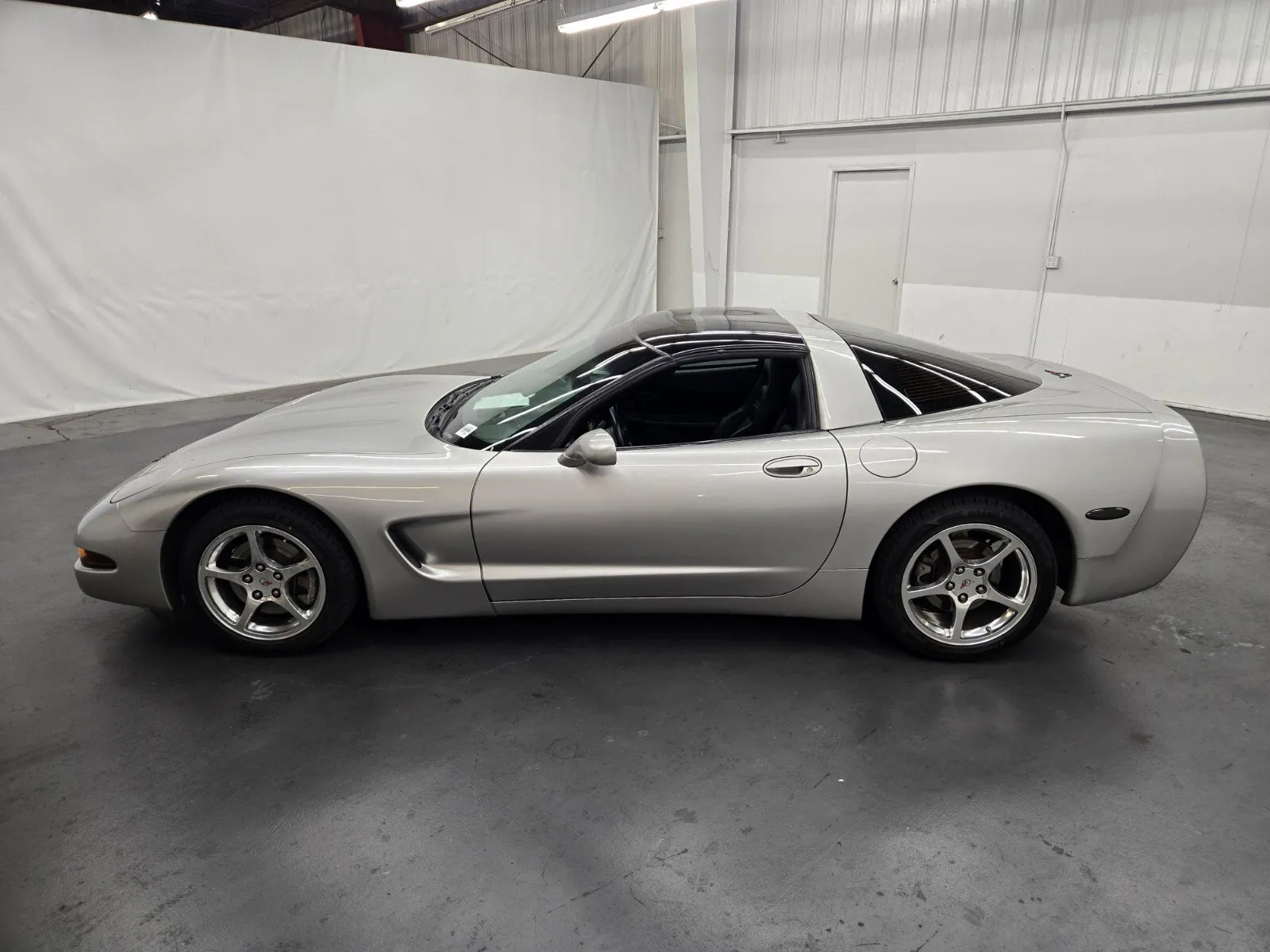Chevrolet Corvette photo 2