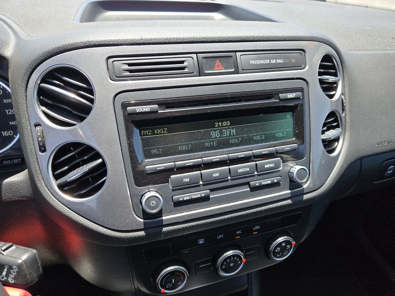 Volkswagen Tiguan photo 17