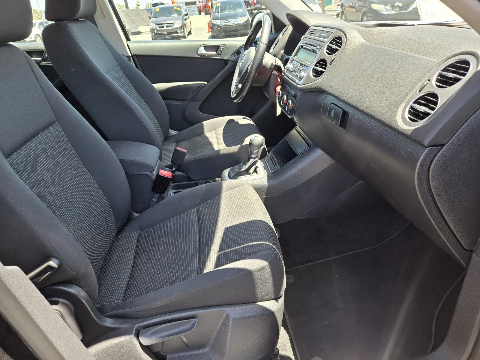 Volkswagen Tiguan photo 12
