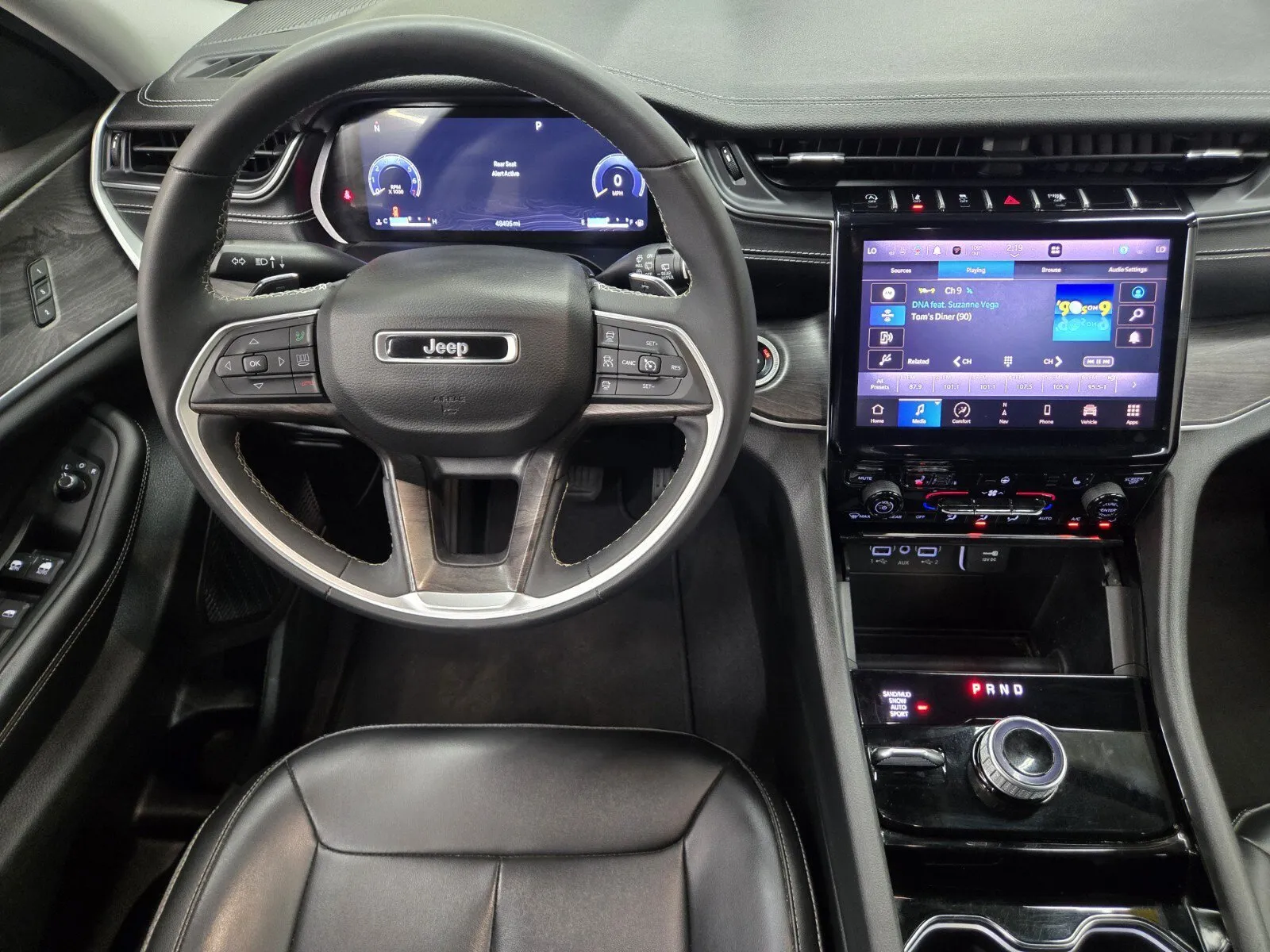 Jeep Grand Cherokee photo 9
