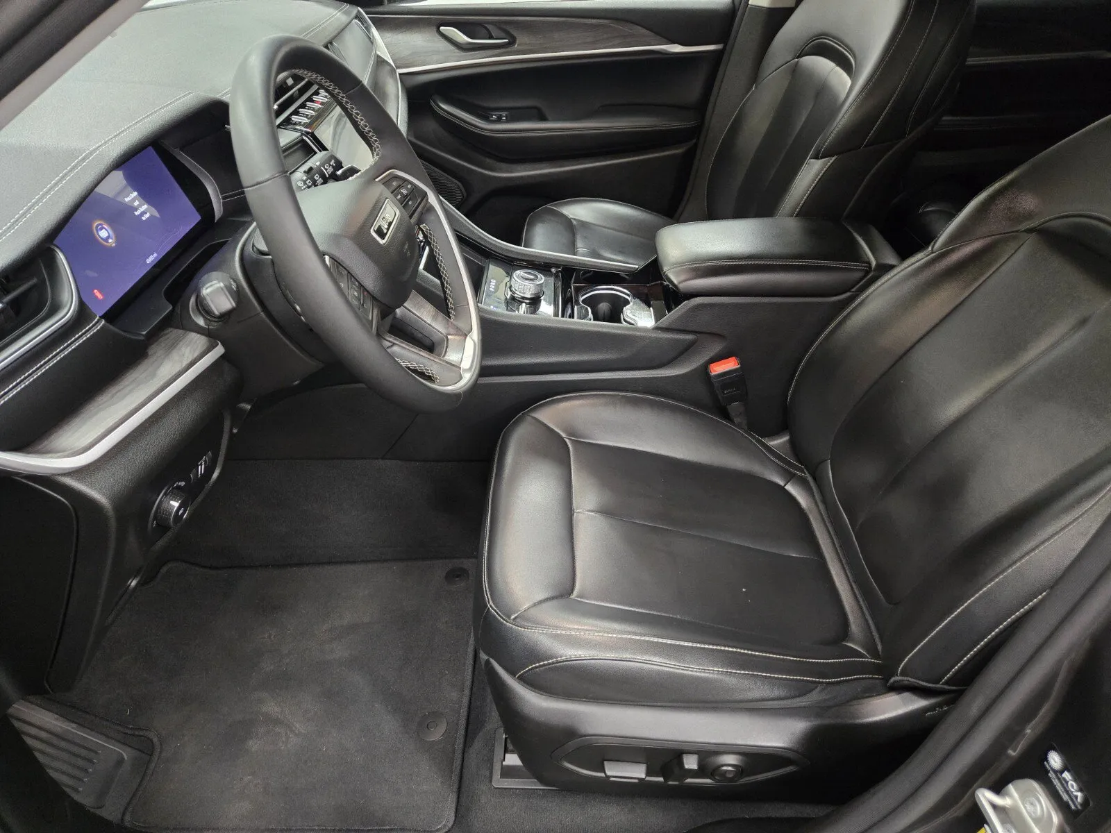 Jeep Grand Cherokee photo 7