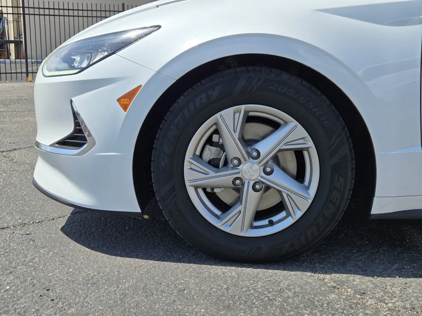 Hyundai Sonata photo 6