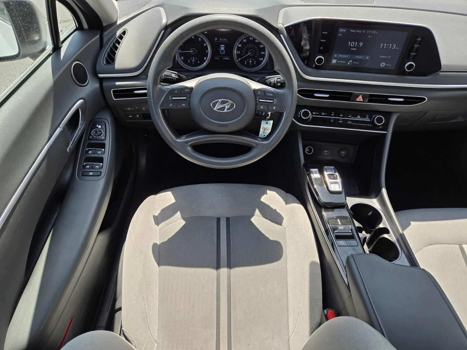 Hyundai Sonata photo 9