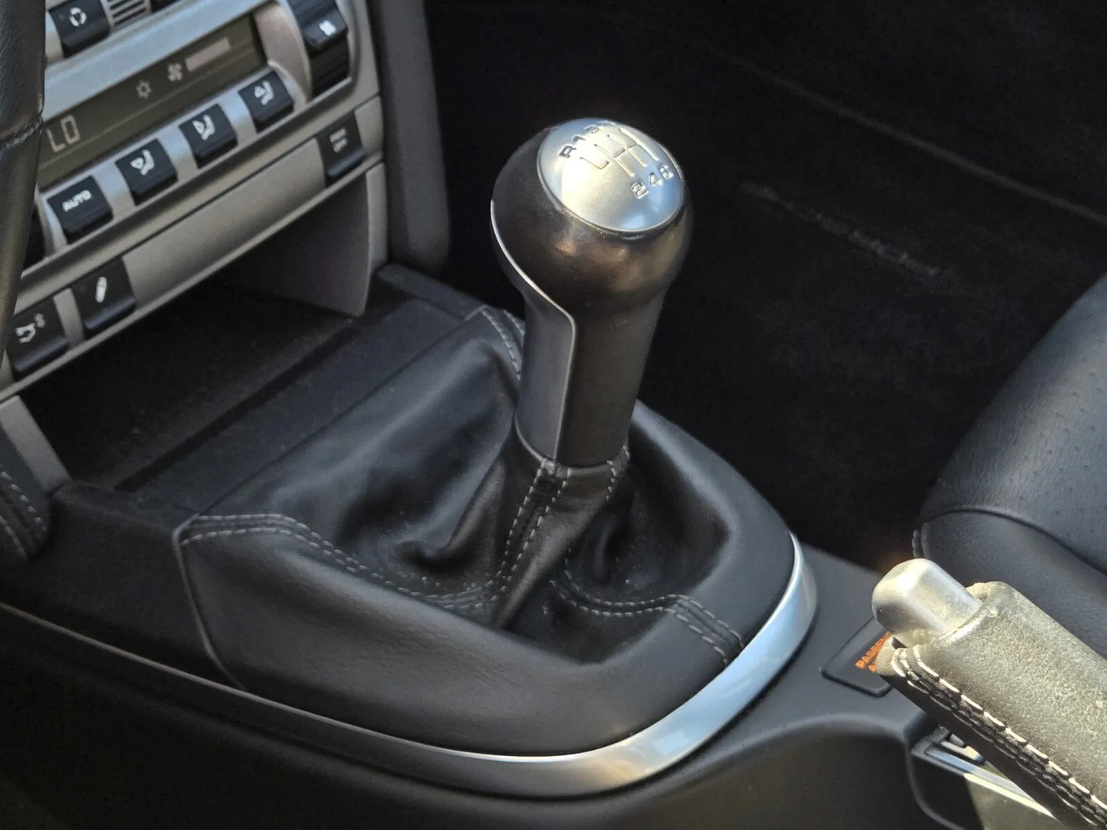 Porsche 911 photo 17