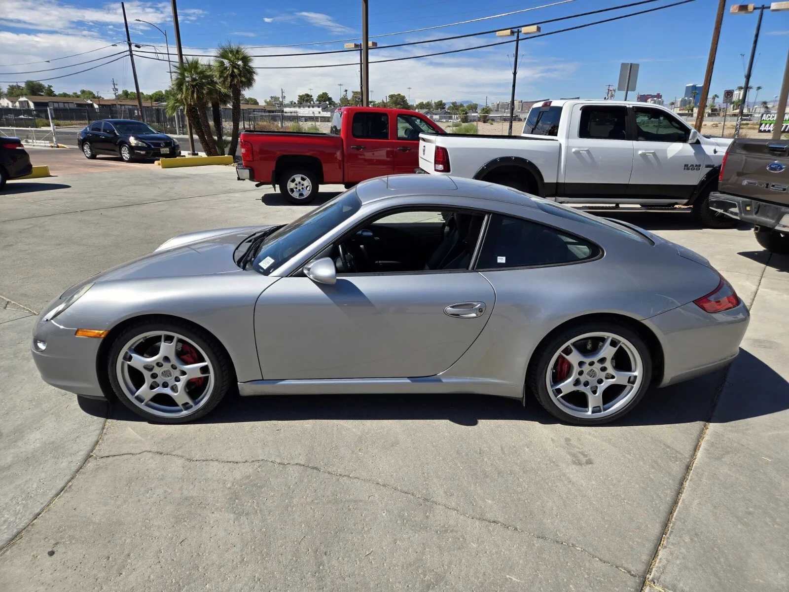 Porsche 911 photo 2