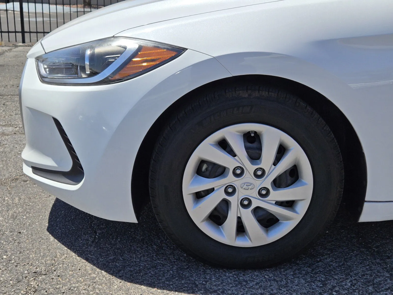 Hyundai Elantra photo 6