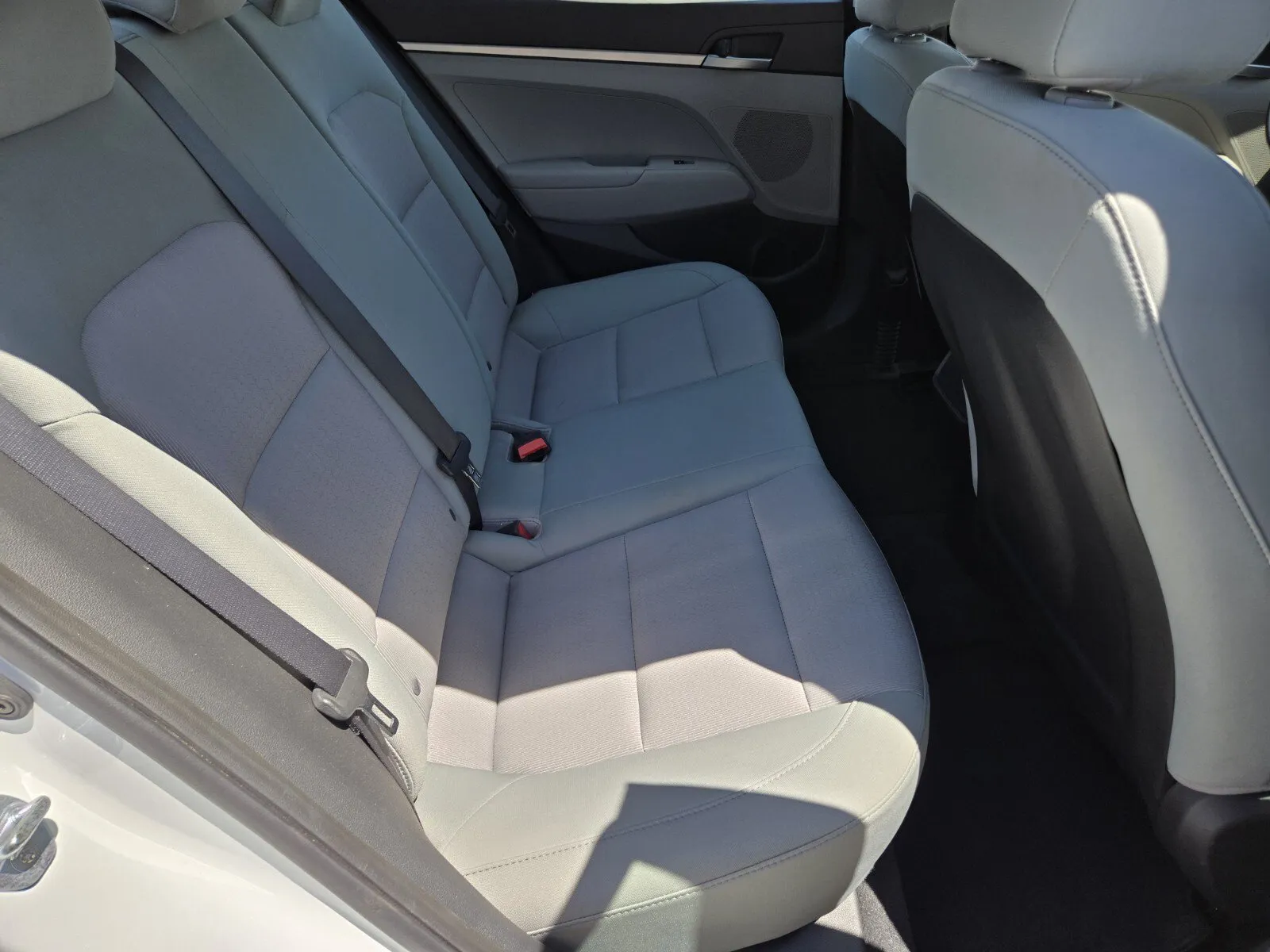Hyundai Elantra photo 11