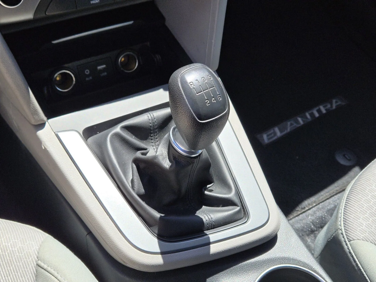 Hyundai Elantra photo 19
