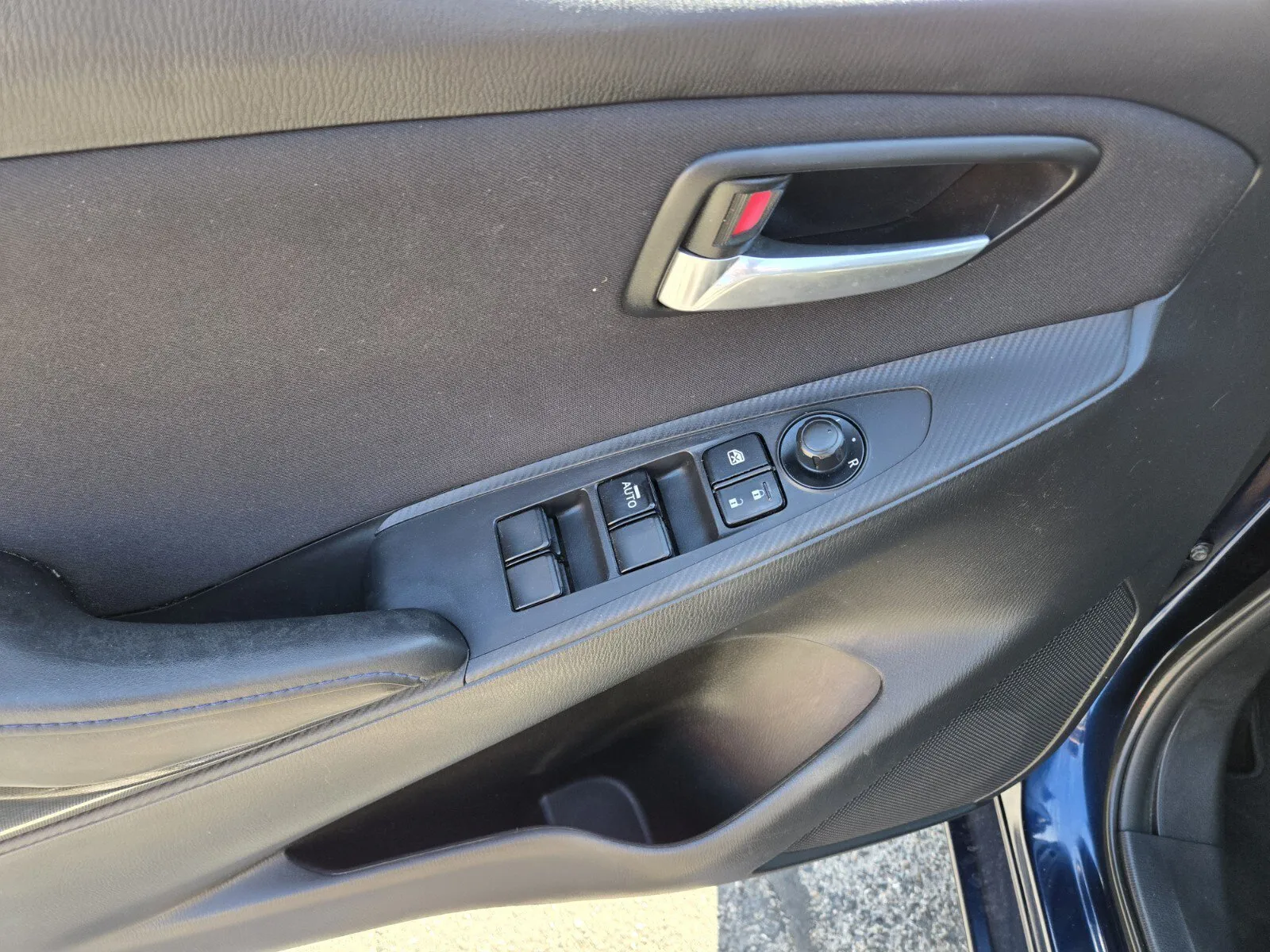 Scion iA photo 14