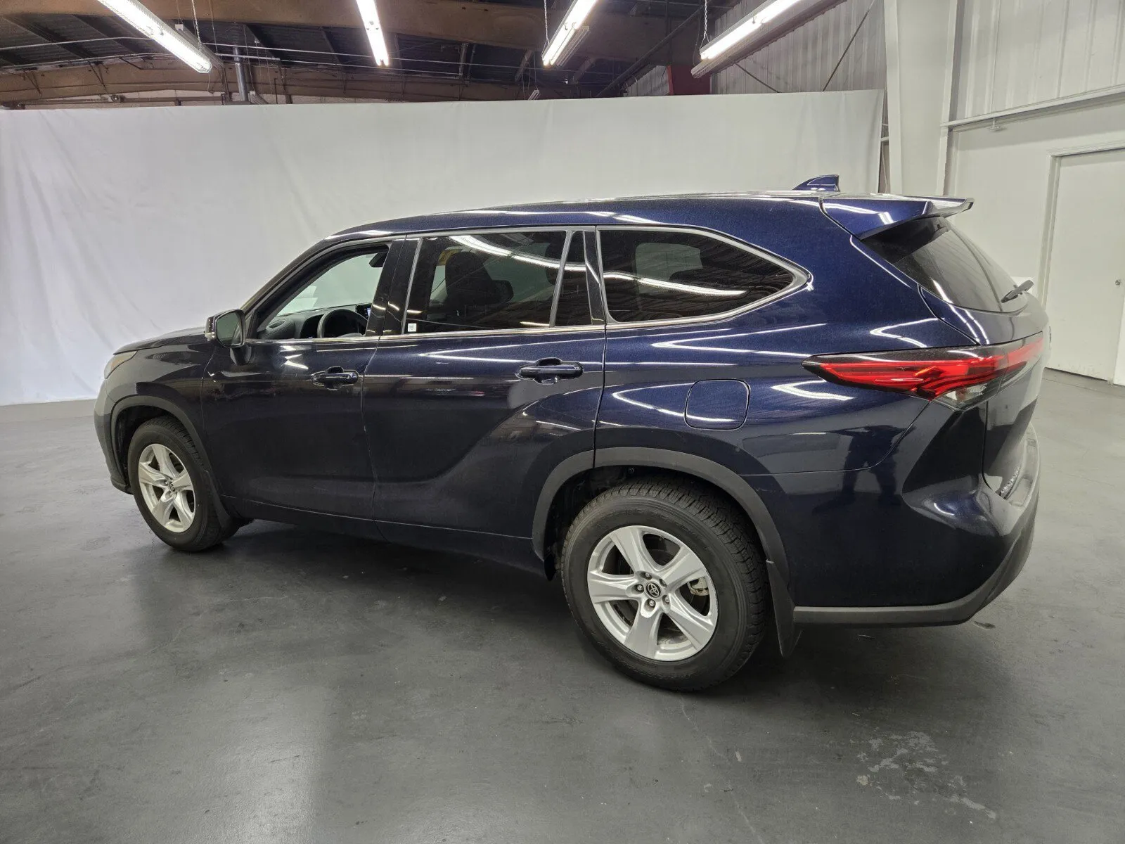 Toyota Highlander photo 3