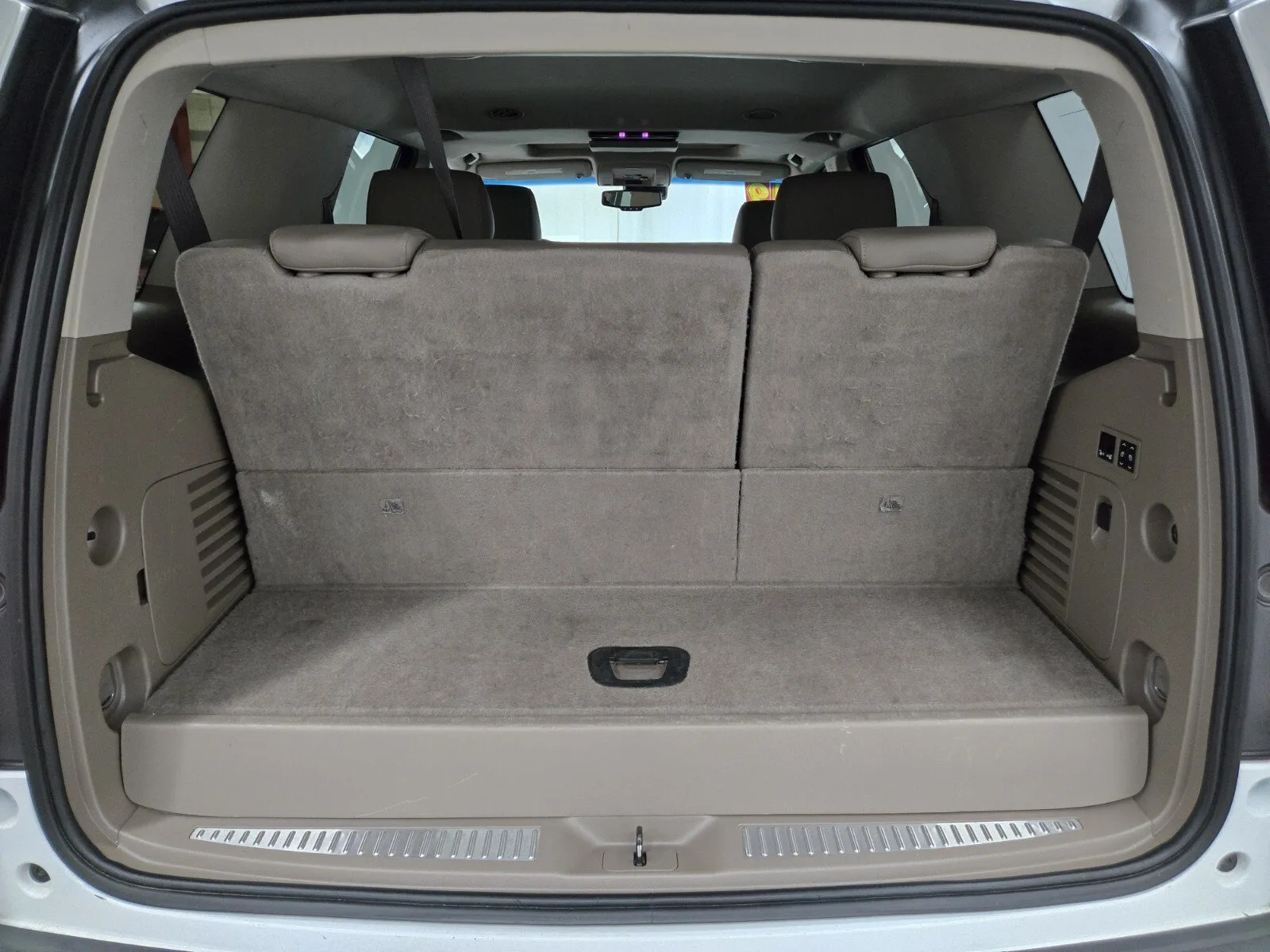 Chevrolet Tahoe photo 12