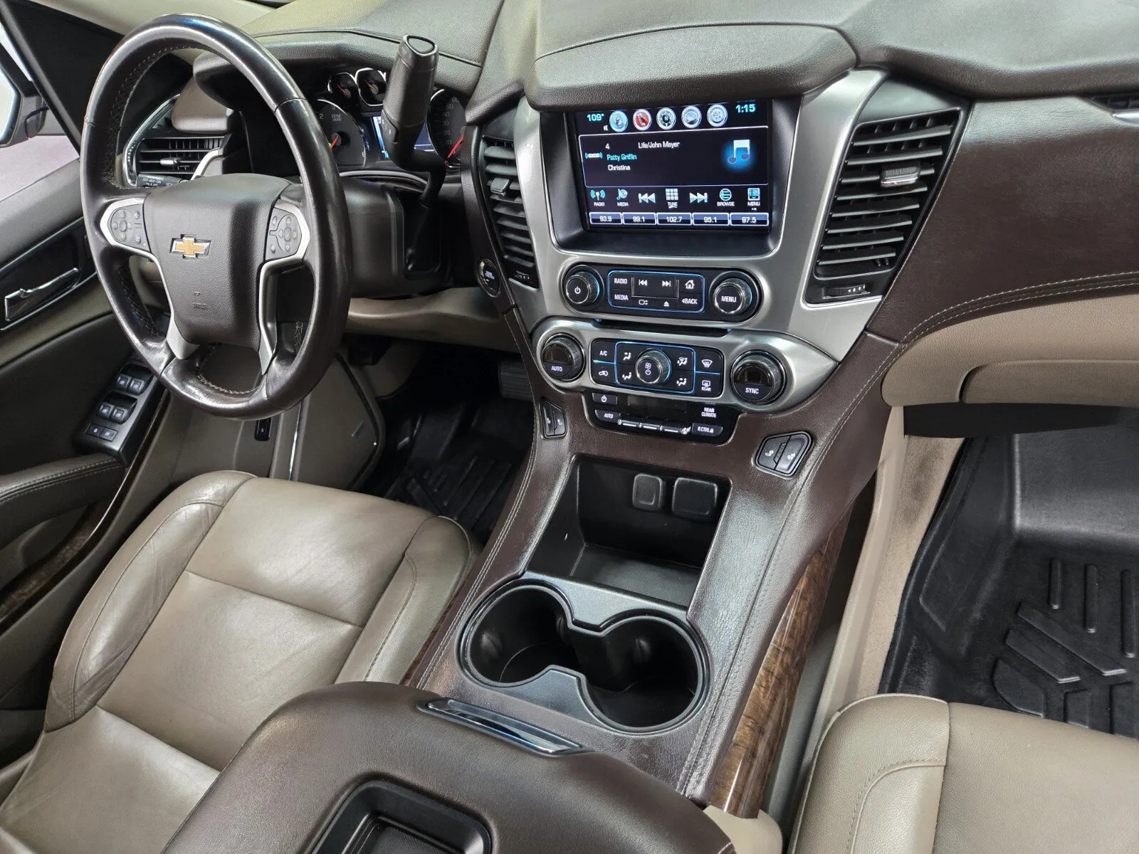 Chevrolet Tahoe photo 15