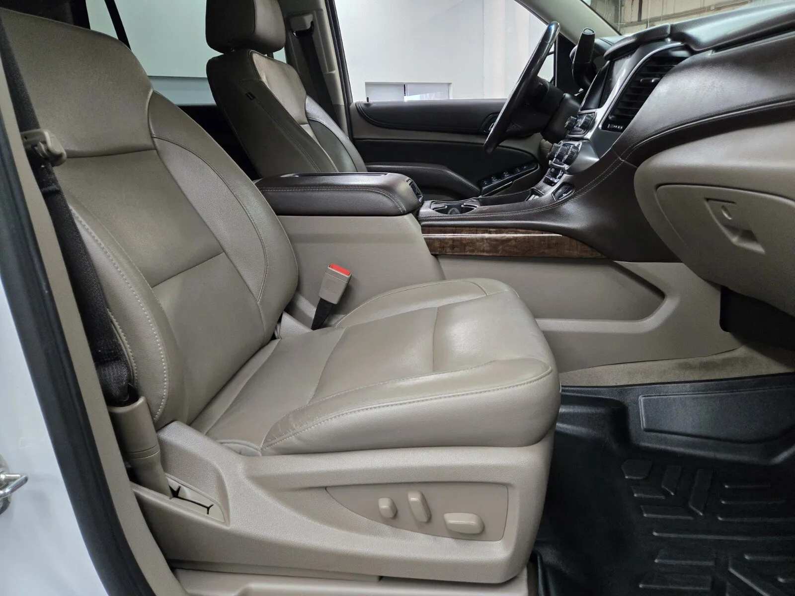 Chevrolet Tahoe photo 14