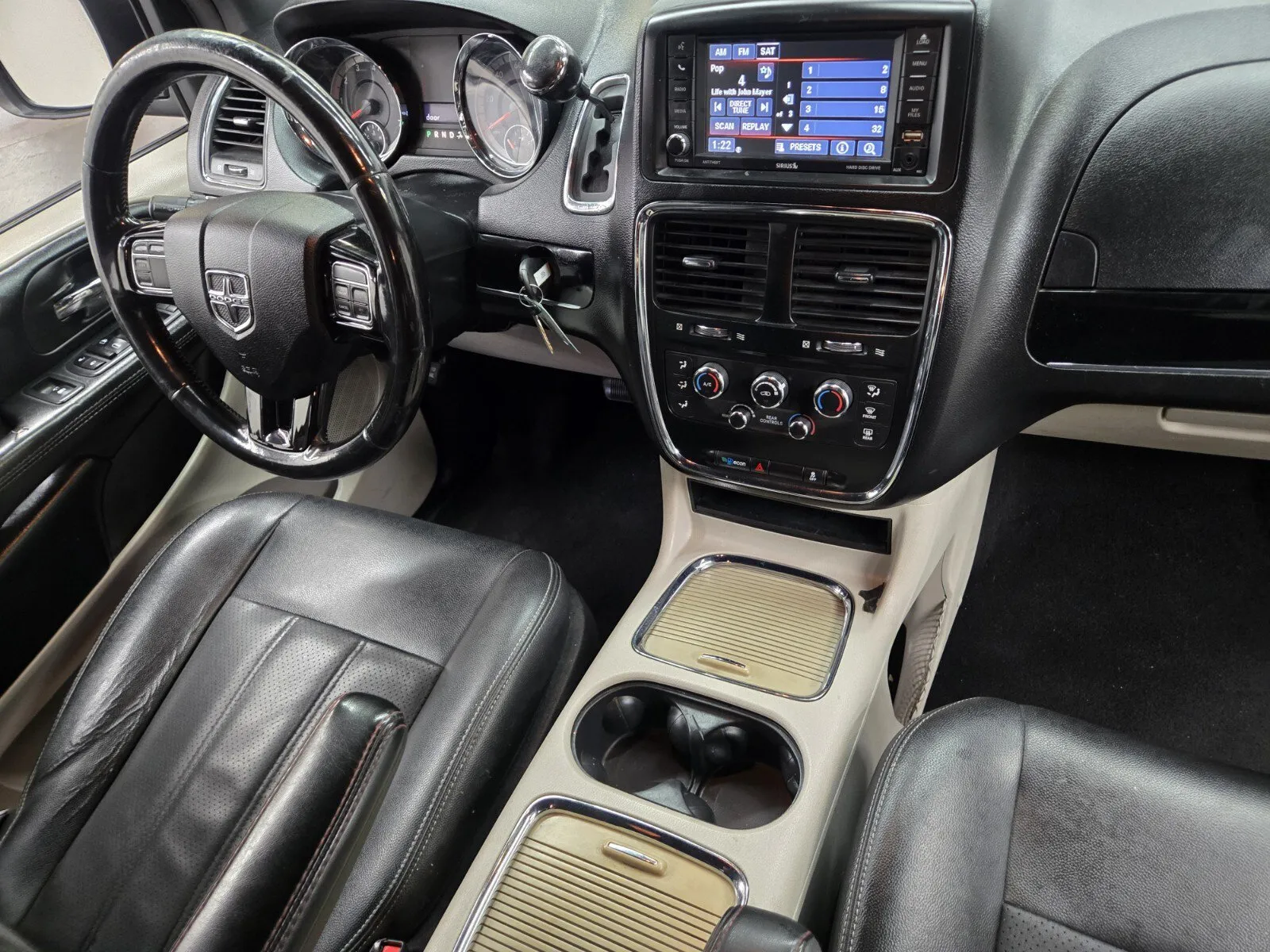Dodge Grand Caravan photo 12