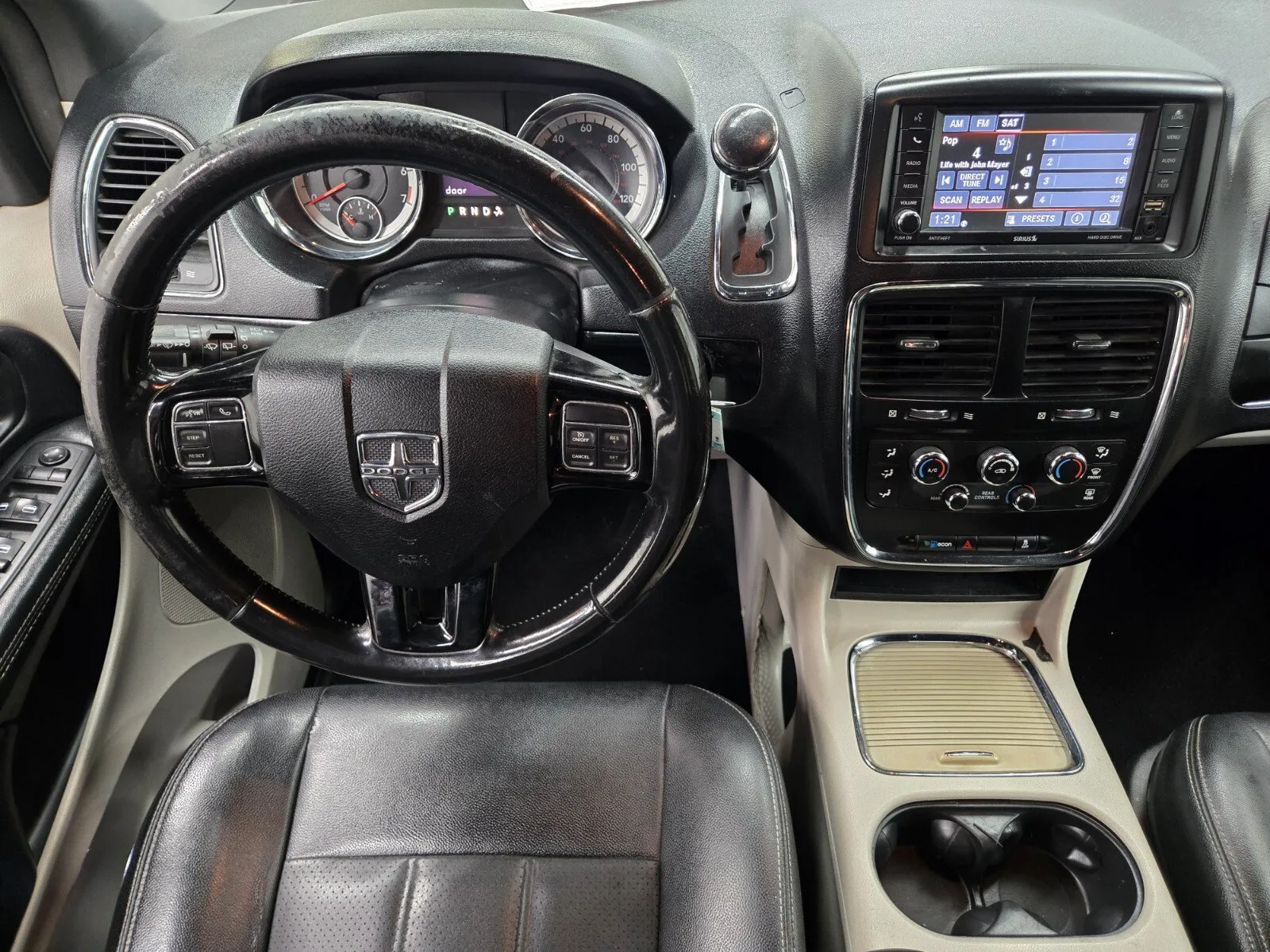 Dodge Grand Caravan photo 9