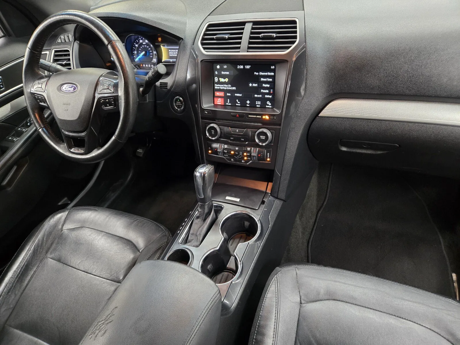 Ford Explorer photo 14