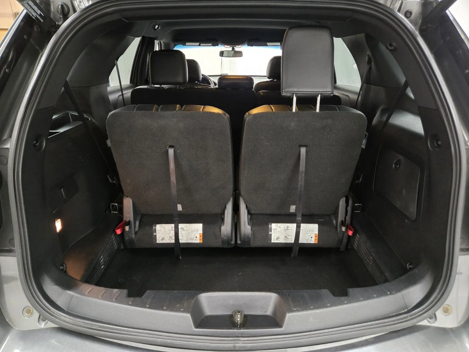 Ford Explorer photo 11