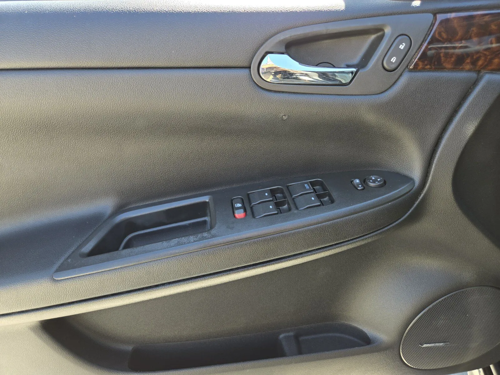 Chevrolet Impala photo 15