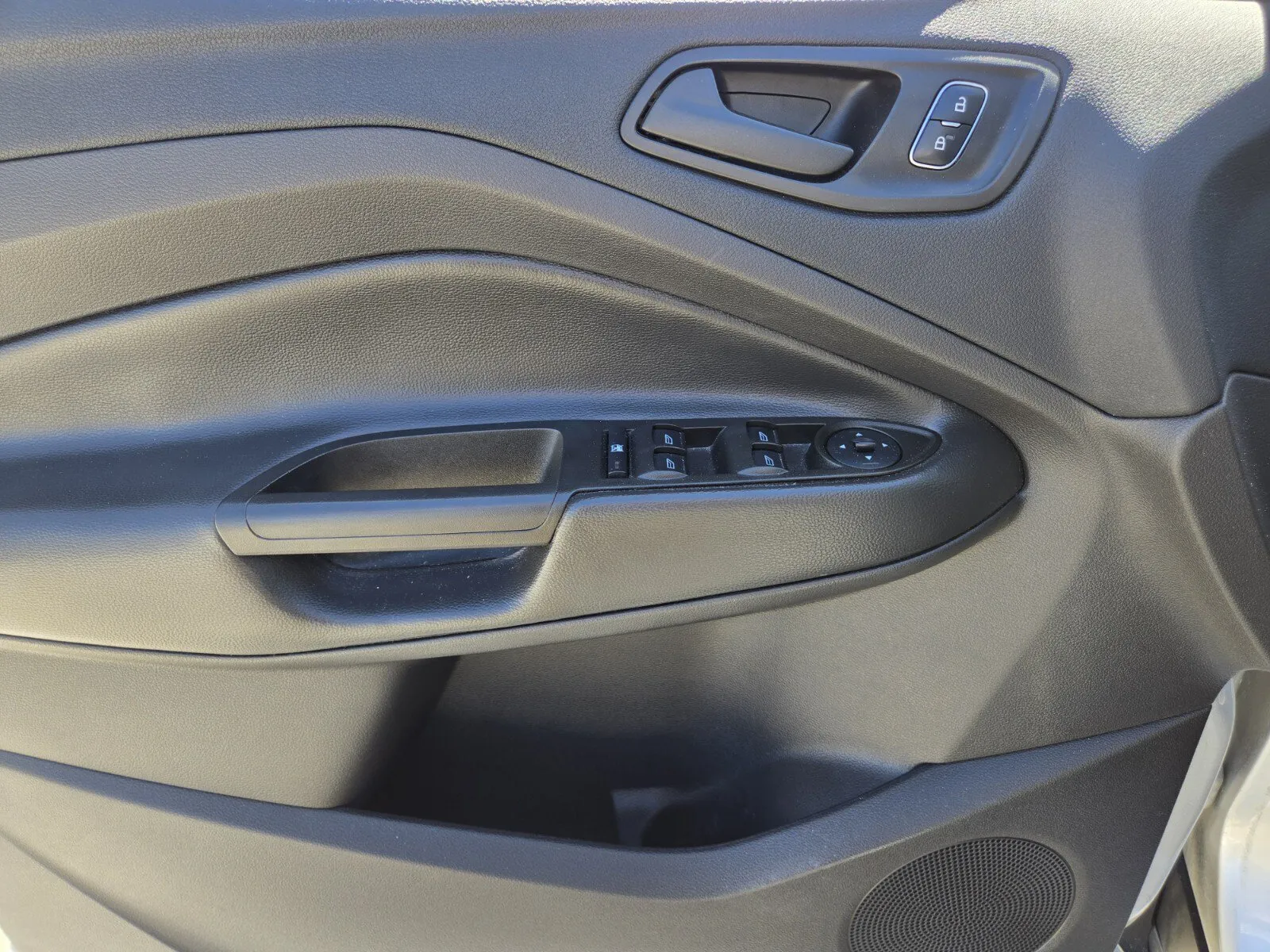 Ford Escape photo 14