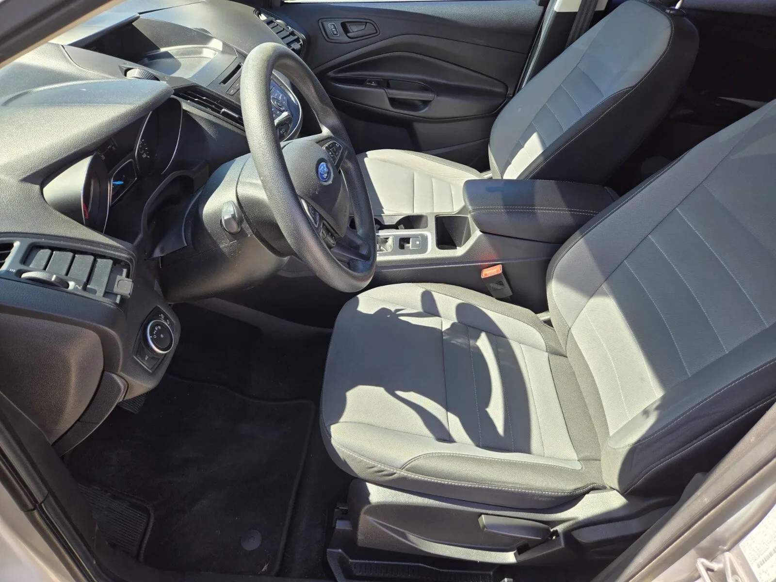 Ford Escape photo 7