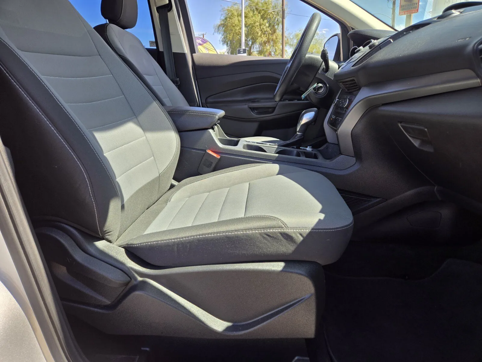 Ford Escape photo 12
