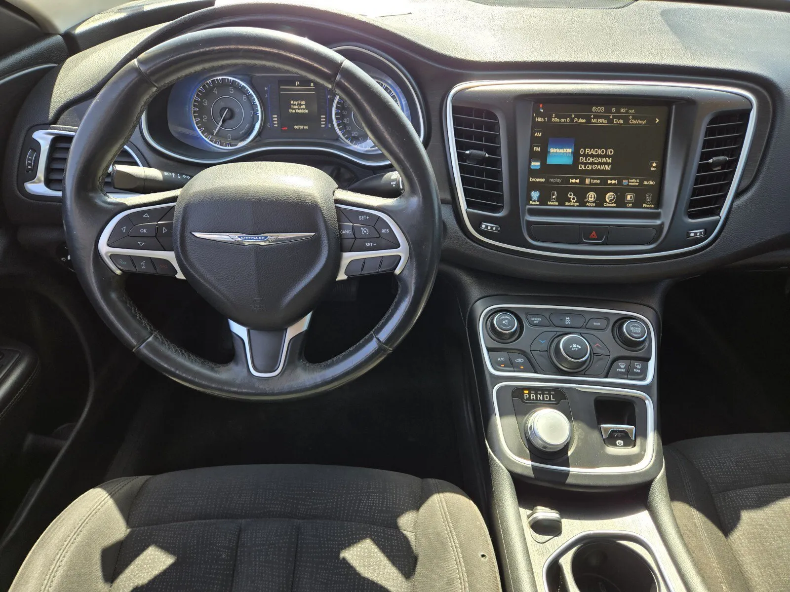 Chrysler 200 photo 8