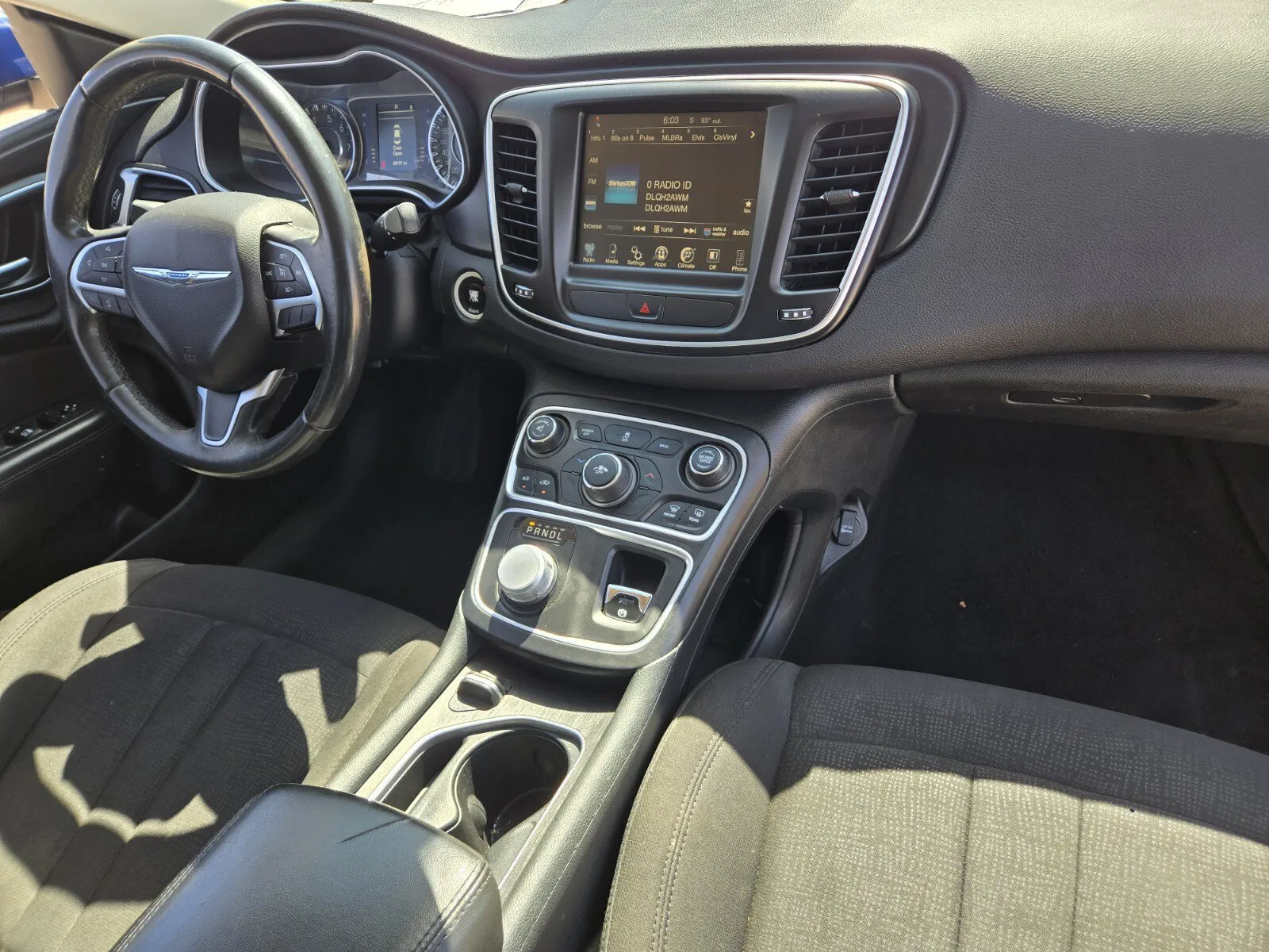 Chrysler 200 photo 12
