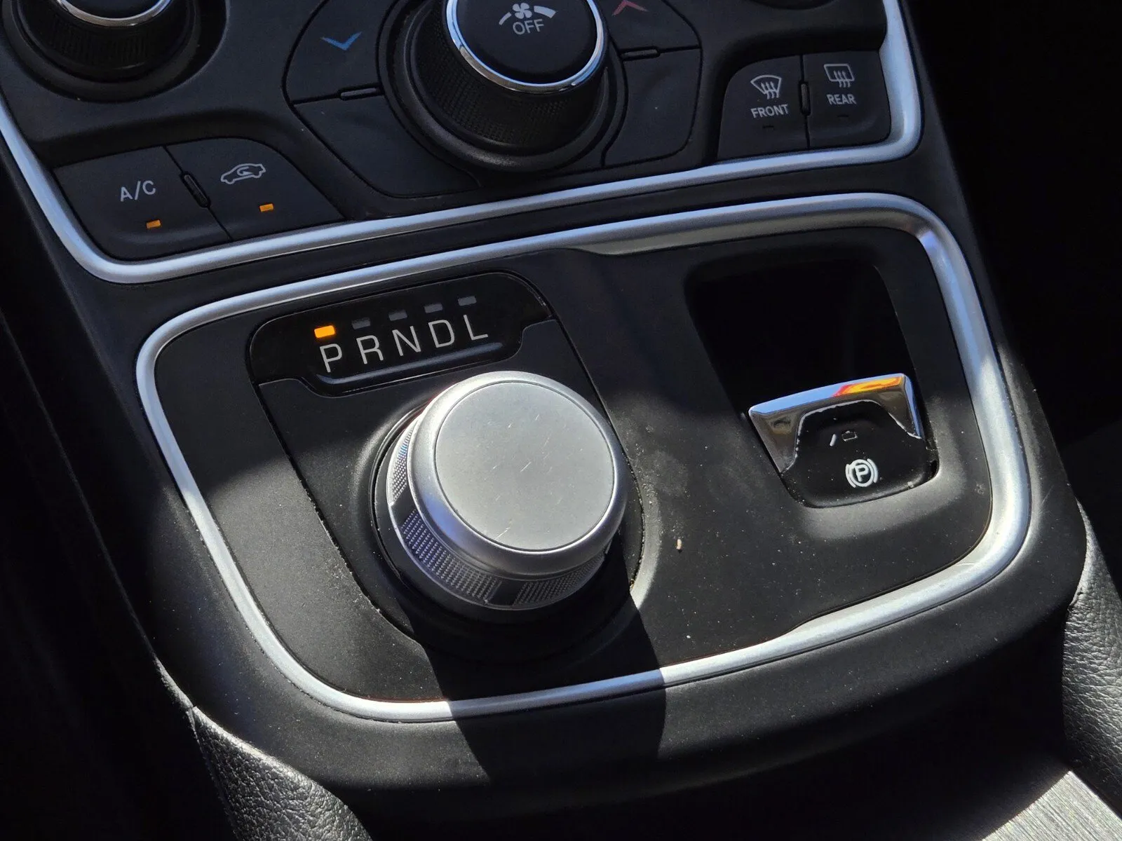 Chrysler 200 photo 18