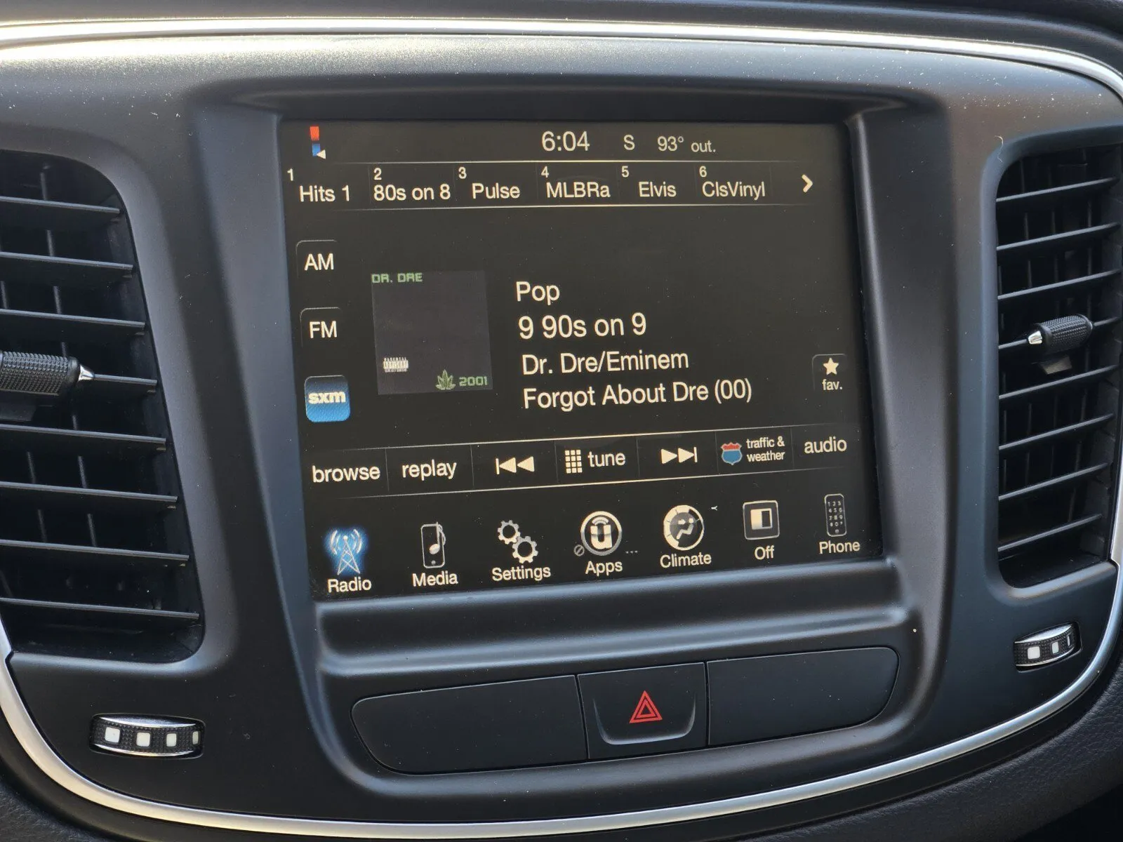 Chrysler 200 photo 16