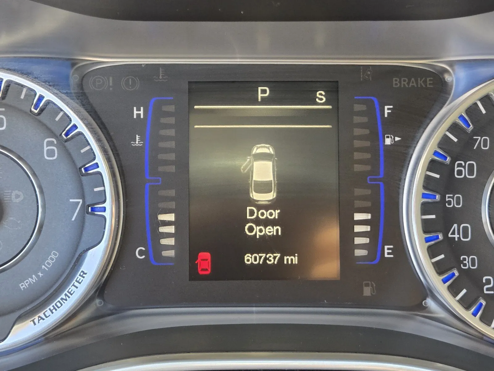 Chrysler 200 photo 15