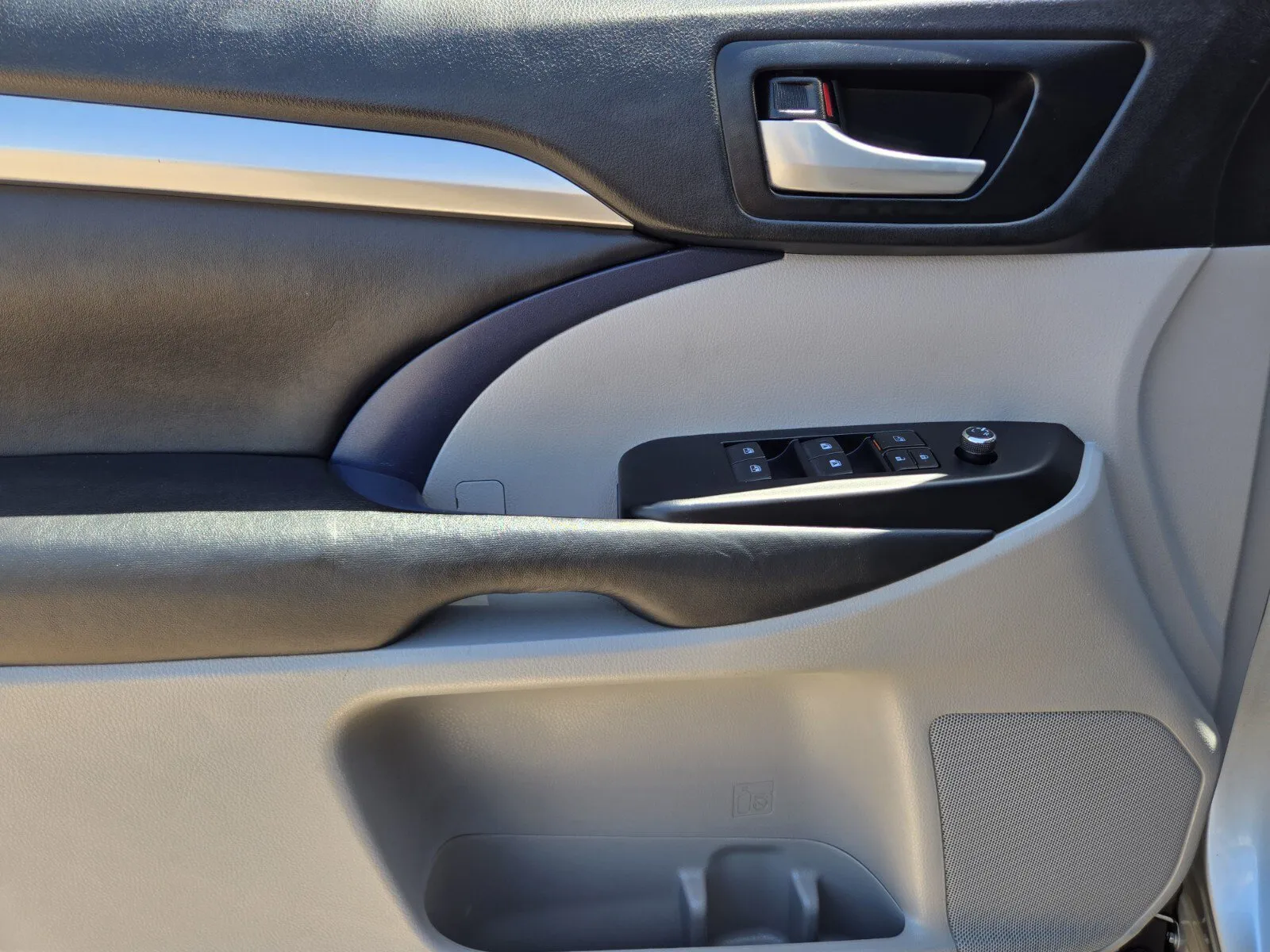 Toyota Highlander photo 15