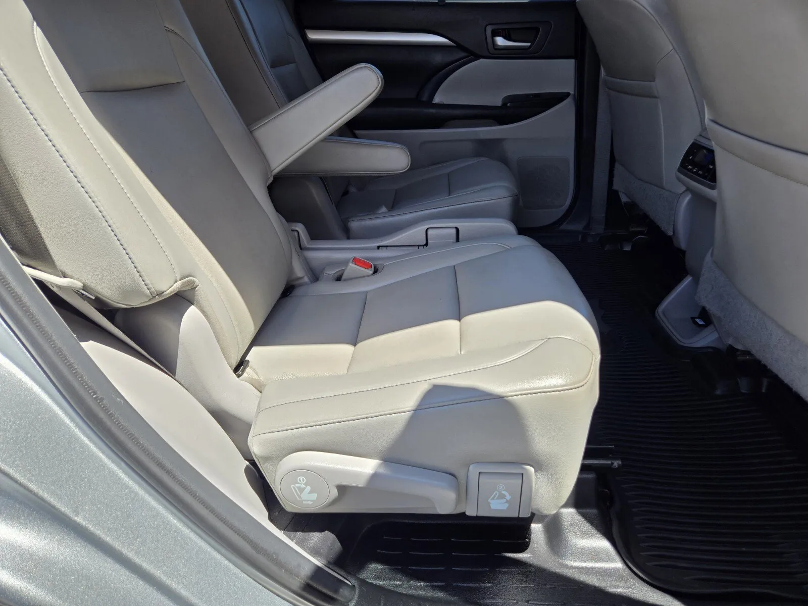 Toyota Highlander photo 12