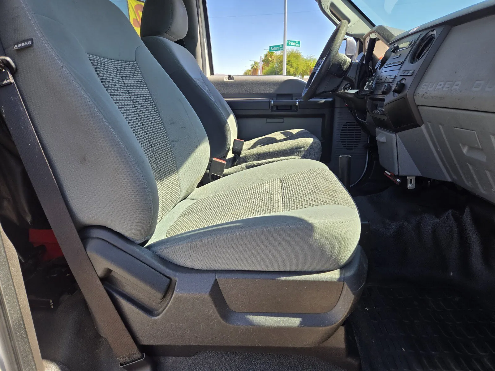 Ford F-550 photo 10