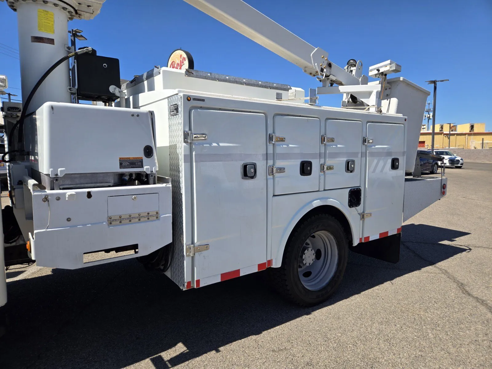 Ford F-550 photo 6