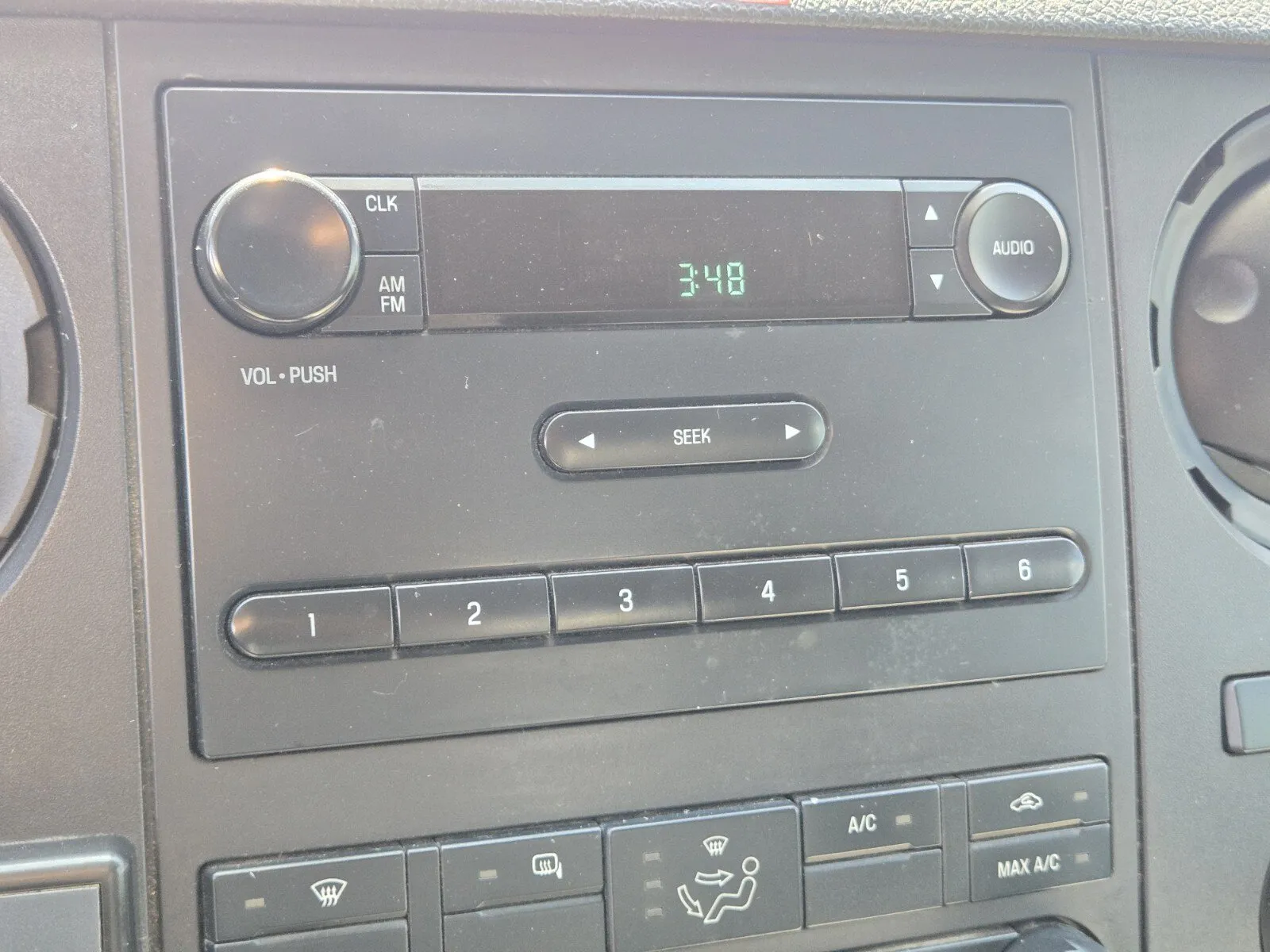 Ford F-550 photo 15
