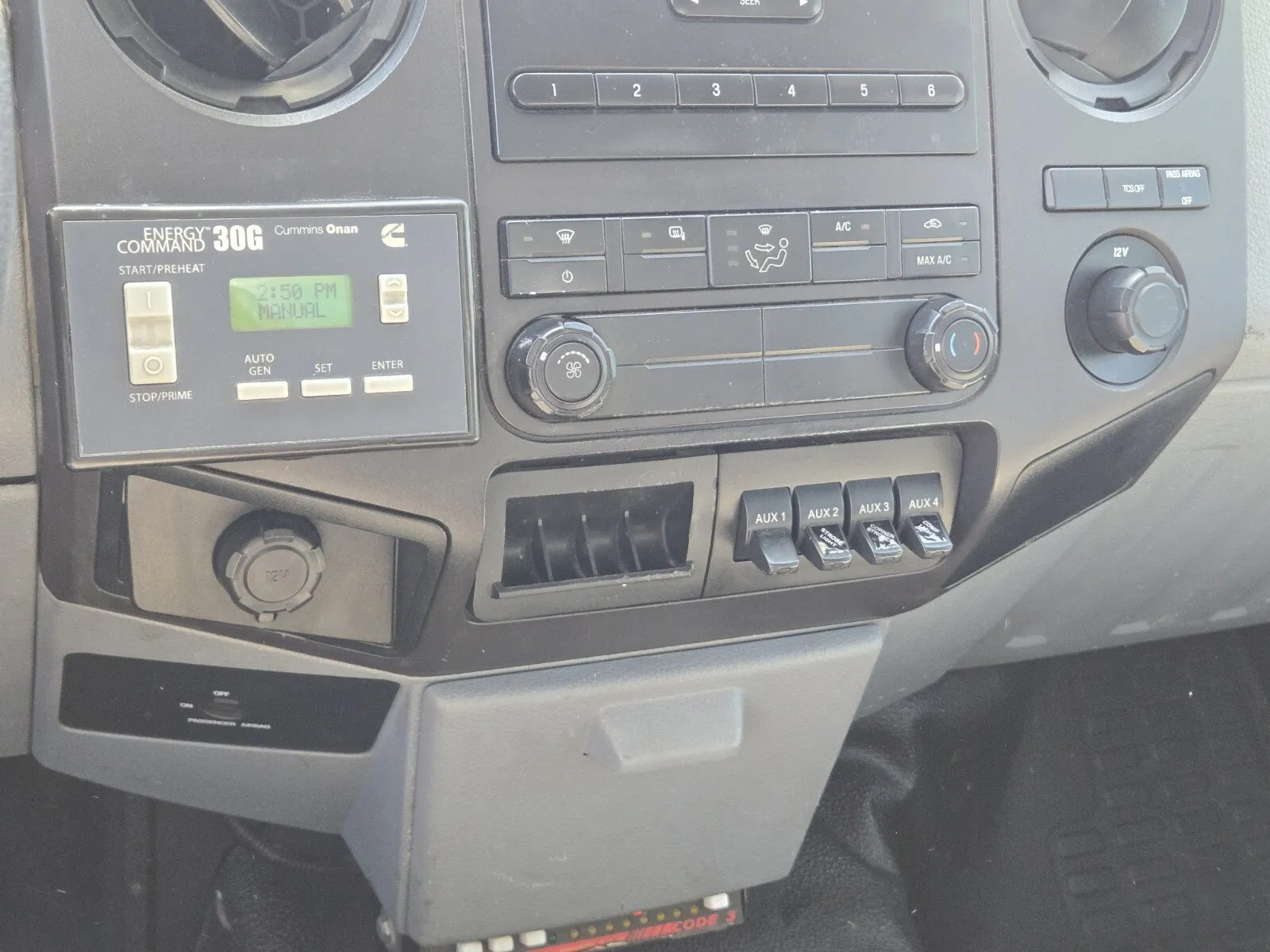Ford F-550 photo 16