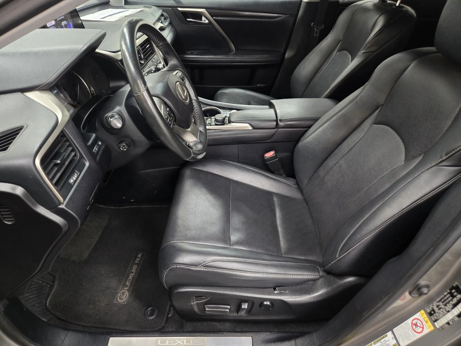 Lexus RX photo 7