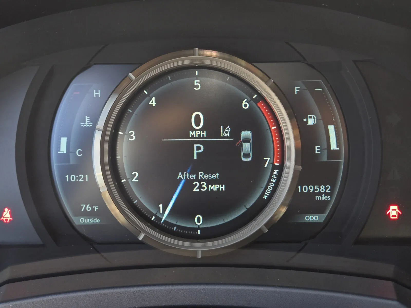 Lexus IS photo 17