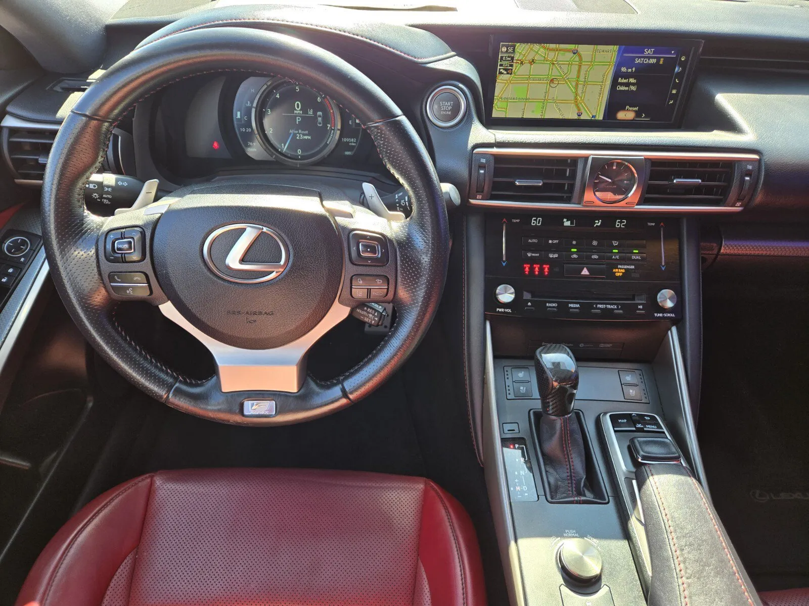 Lexus IS photo 10
